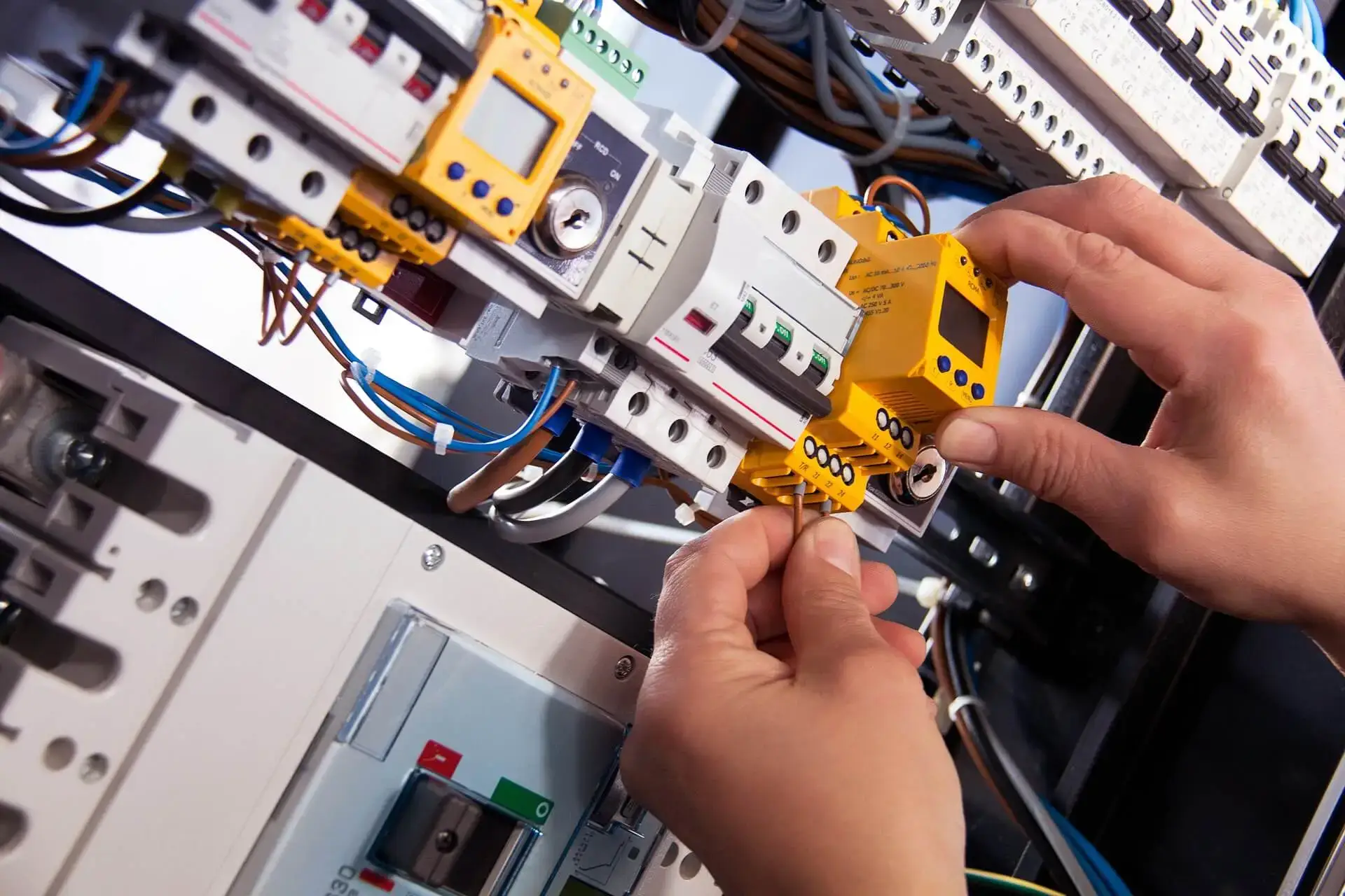 Certified electricians in Beckenham
